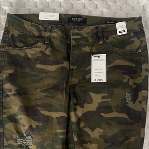 Judy Blue Women's Green Camouflage Skinny Jeans